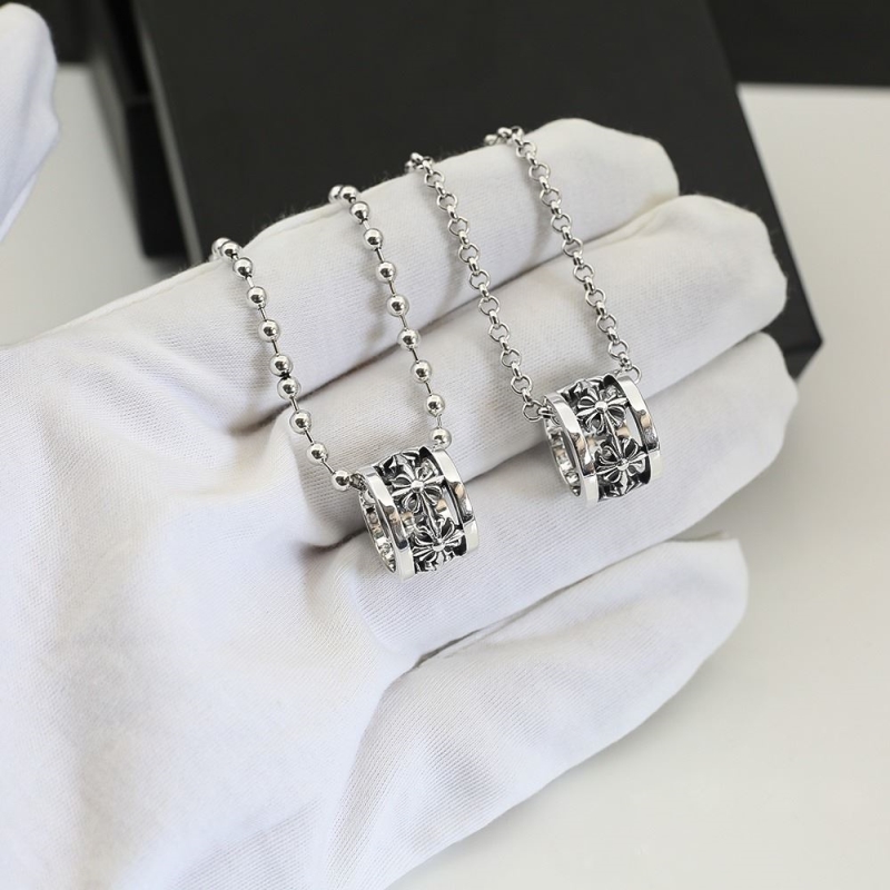 Ch**me He**ts necklaces